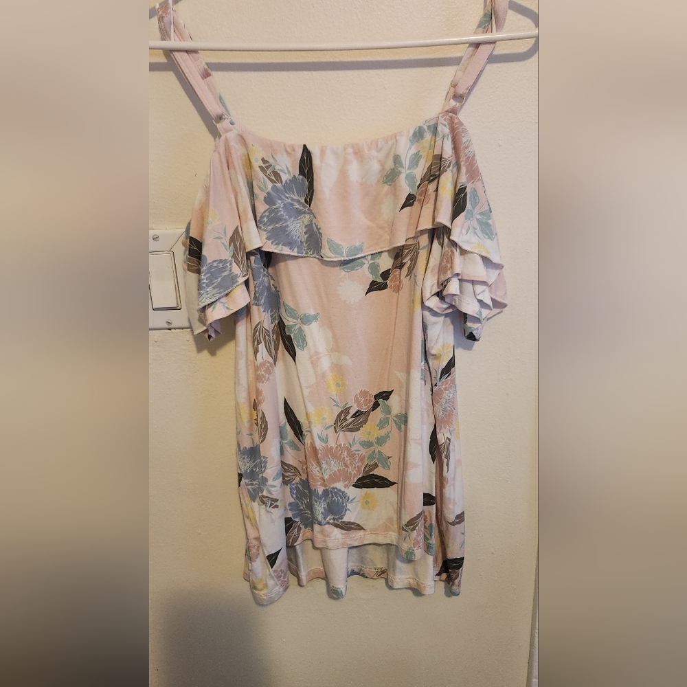 Torrid cold shoulder floral pink top - Picture 6 of 7